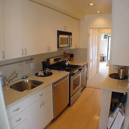 Amsi North Hill One-Bedroom Apartment